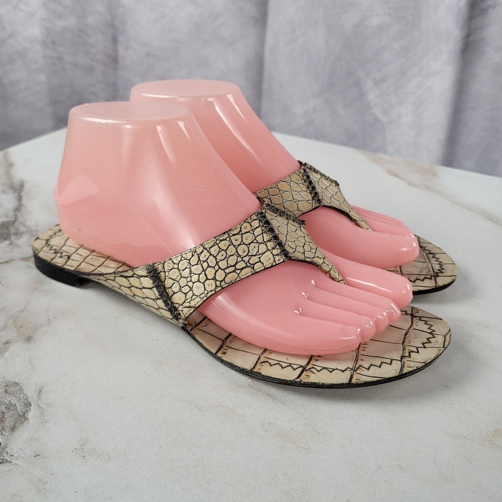 Max Studio Imitation Crocodile Thong Sandals Women's Size 8 M Bone White